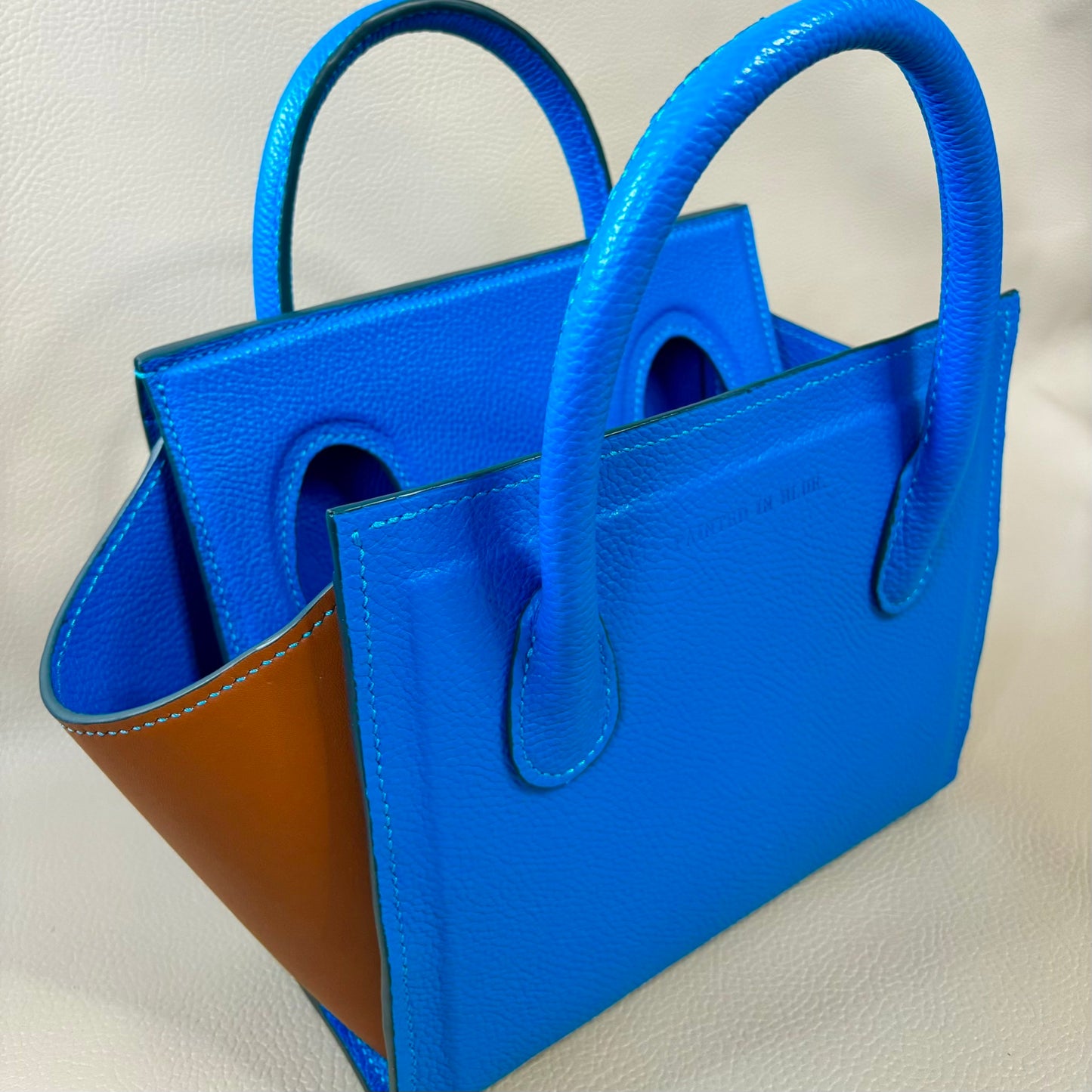 The Priscilla handbag “my favorite blue”