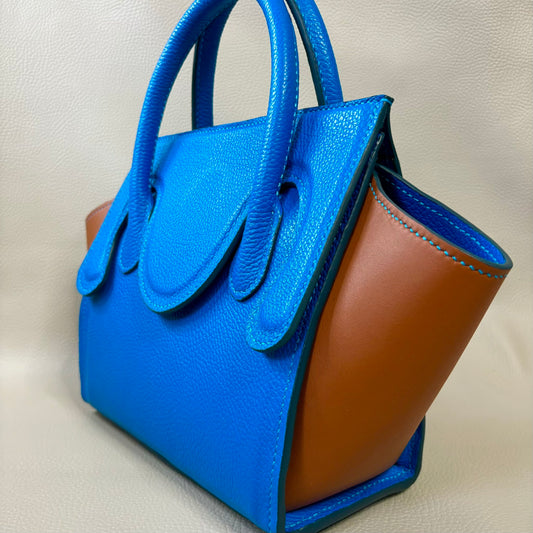 The Priscilla handbag “my favorite blue”