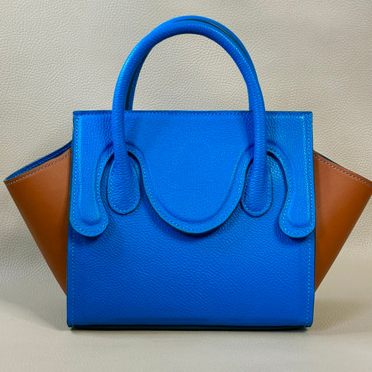 The Priscilla handbag “my favorite blue”